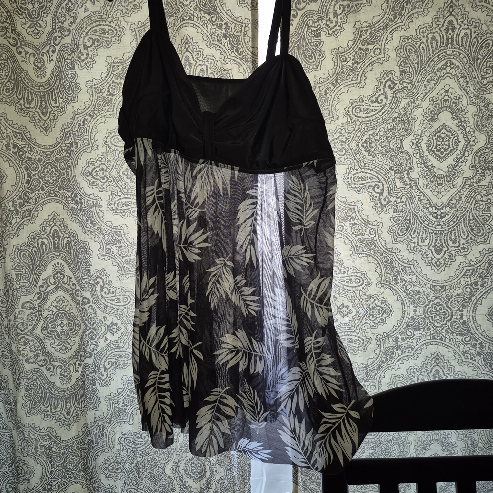 Black and White Leaf Print Women's Tankini Top